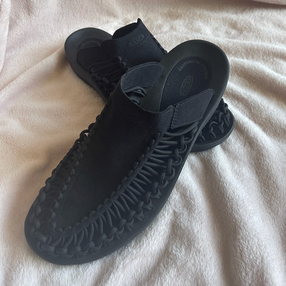 Keen black UNEEK SANDALS SLIDES